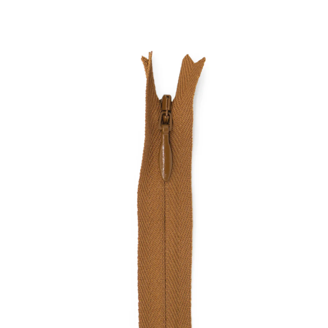 22" (56cm) Invisible Zipper - Image 7