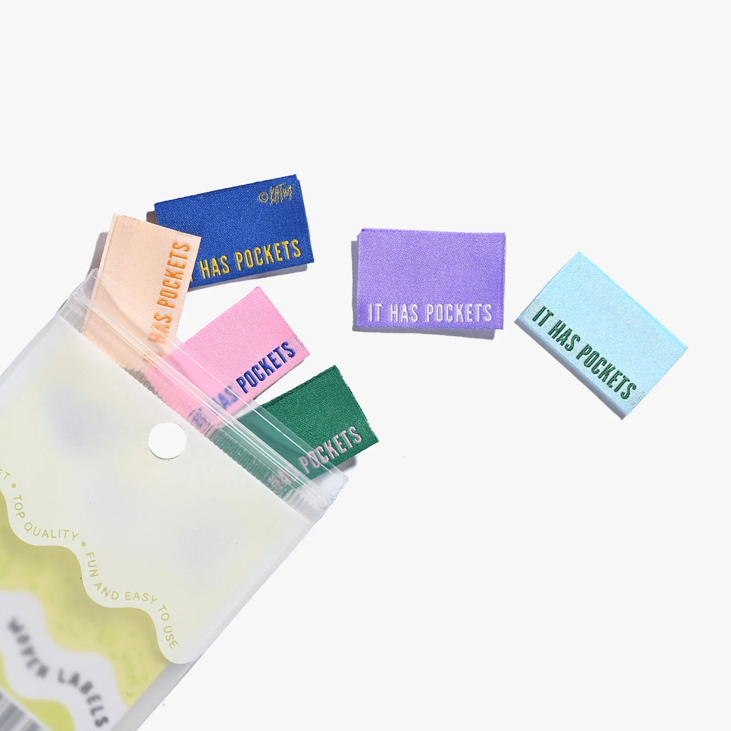 IT HAS POCKETS Woven Labels - Image 4